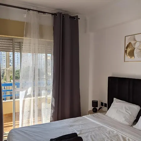 Rooms 10 Mins Walk From Train Station! Agualva-Cacem Exterior photo
