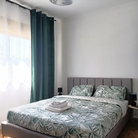 Rooms 10 Mins Walk From Train Station! Agualva-Cacem Exterior photo
