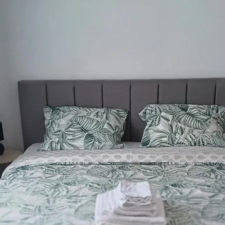 Rooms 10 Mins Walk From Train Station! Agualva-Cacem Exterior photo