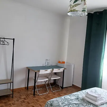 Rooms 10 Mins Walk From Train Station! Agualva-Cacem Exterior photo