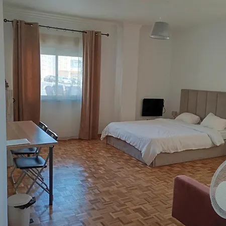 Rooms 10 Mins Walk From Train Station! Agualva-Cacem Exterior photo