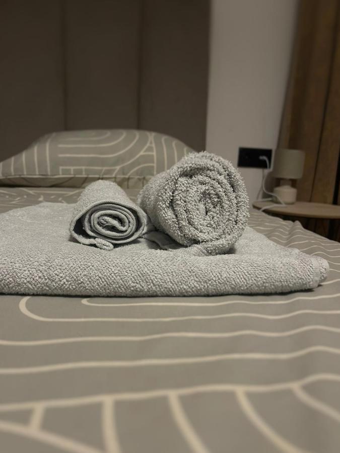 10 Mins Walk From Train Station! Homestay