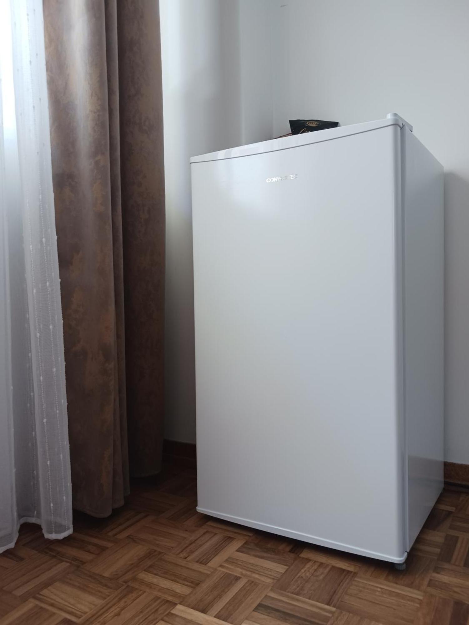 10 Mins Walk From Train Station! *