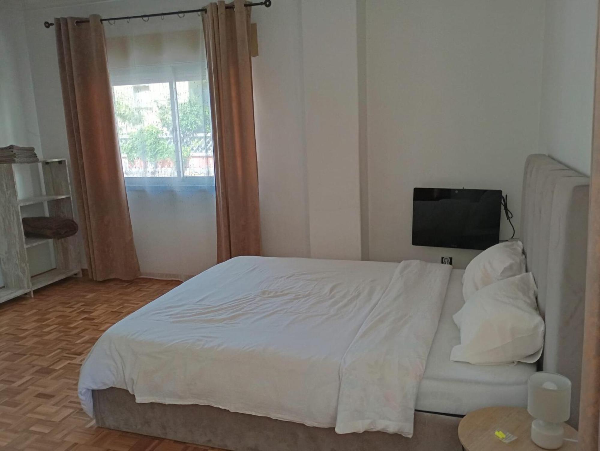 Homestay 10 Mins Walk From Train Station! *